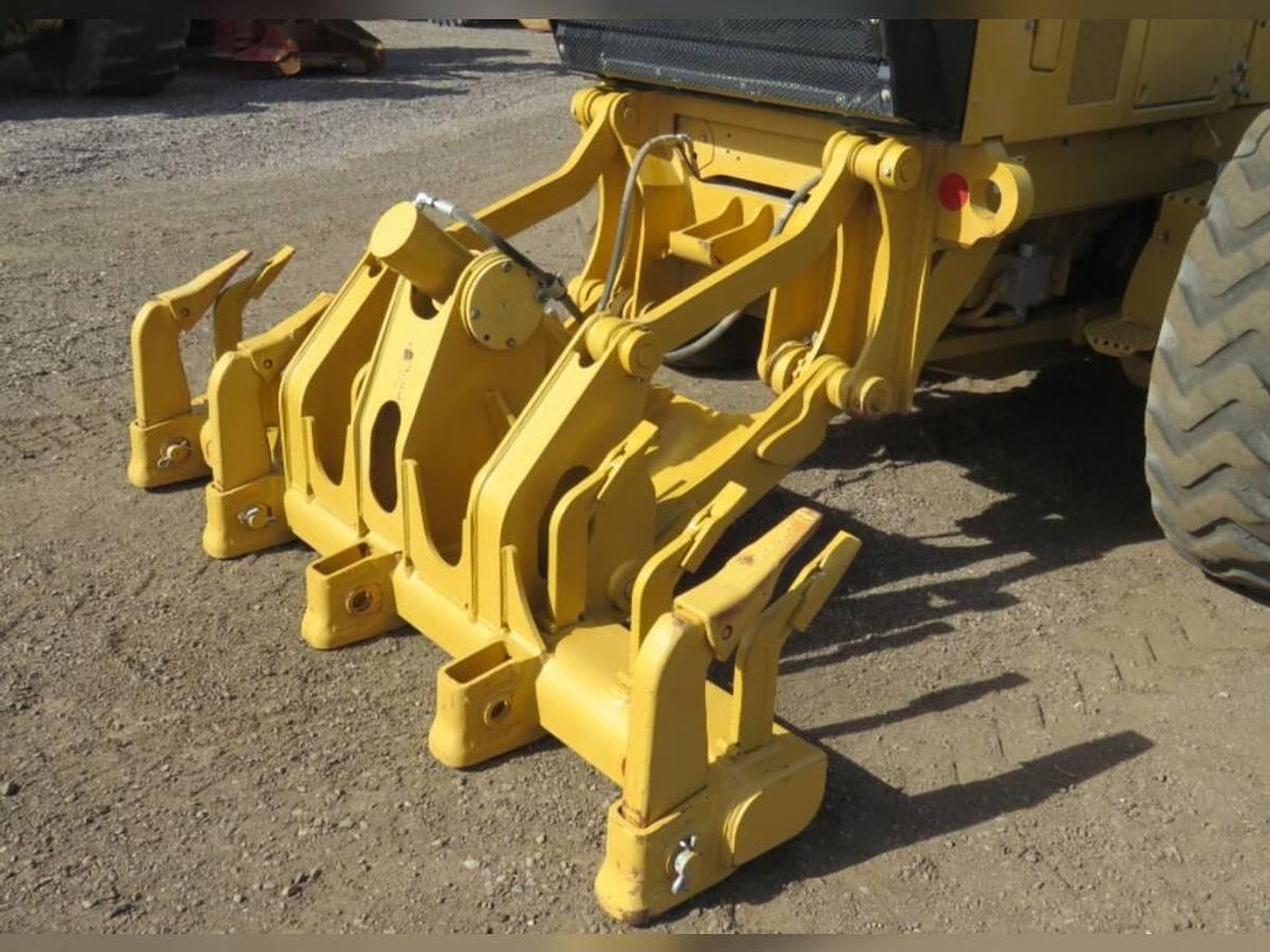Used 2014 CAT 140M VHP
