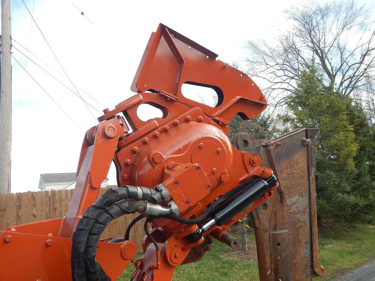 Used 2015 DITCH WITCH RT120 QUAD