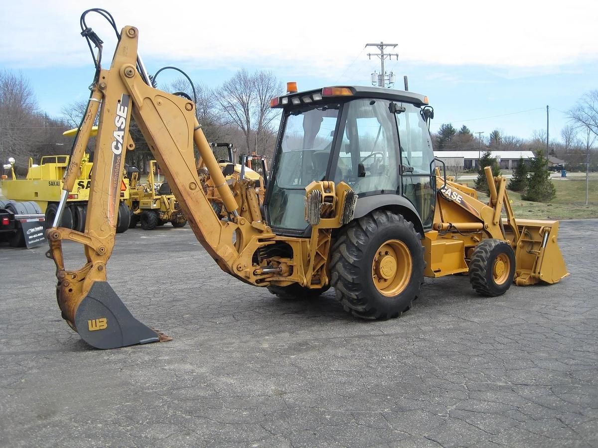 Used 2007 CASE 580M II