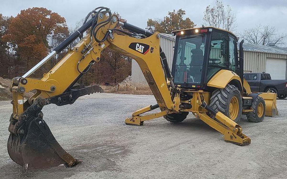 Used 2018 Caterpillar 420F2