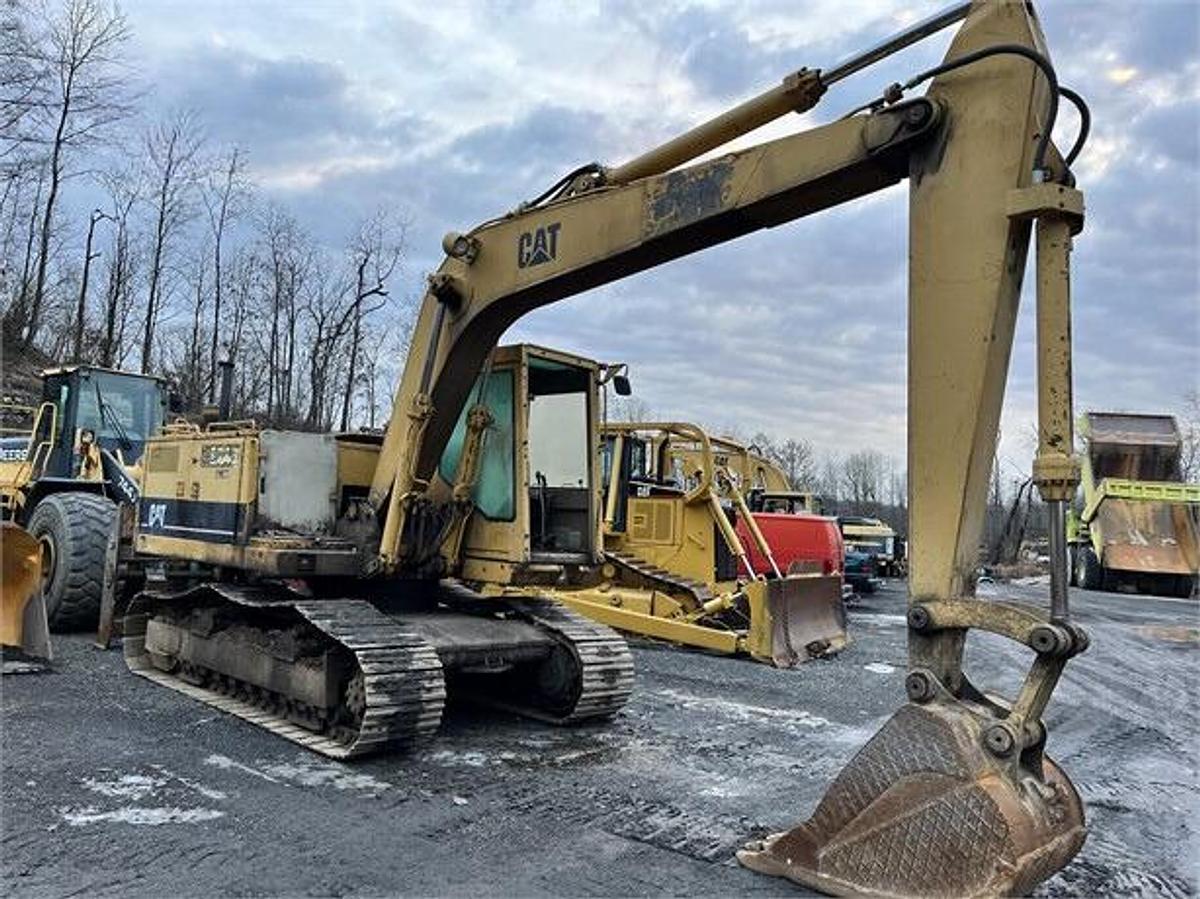 Used 1988 CATERPILLAR 215B LC