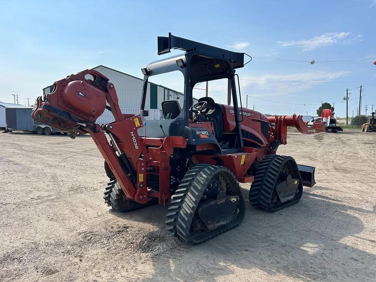 Used 2018 DITCH WITCH RT120 QUAD