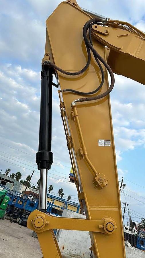 Used 2008 Caterpillar 325D