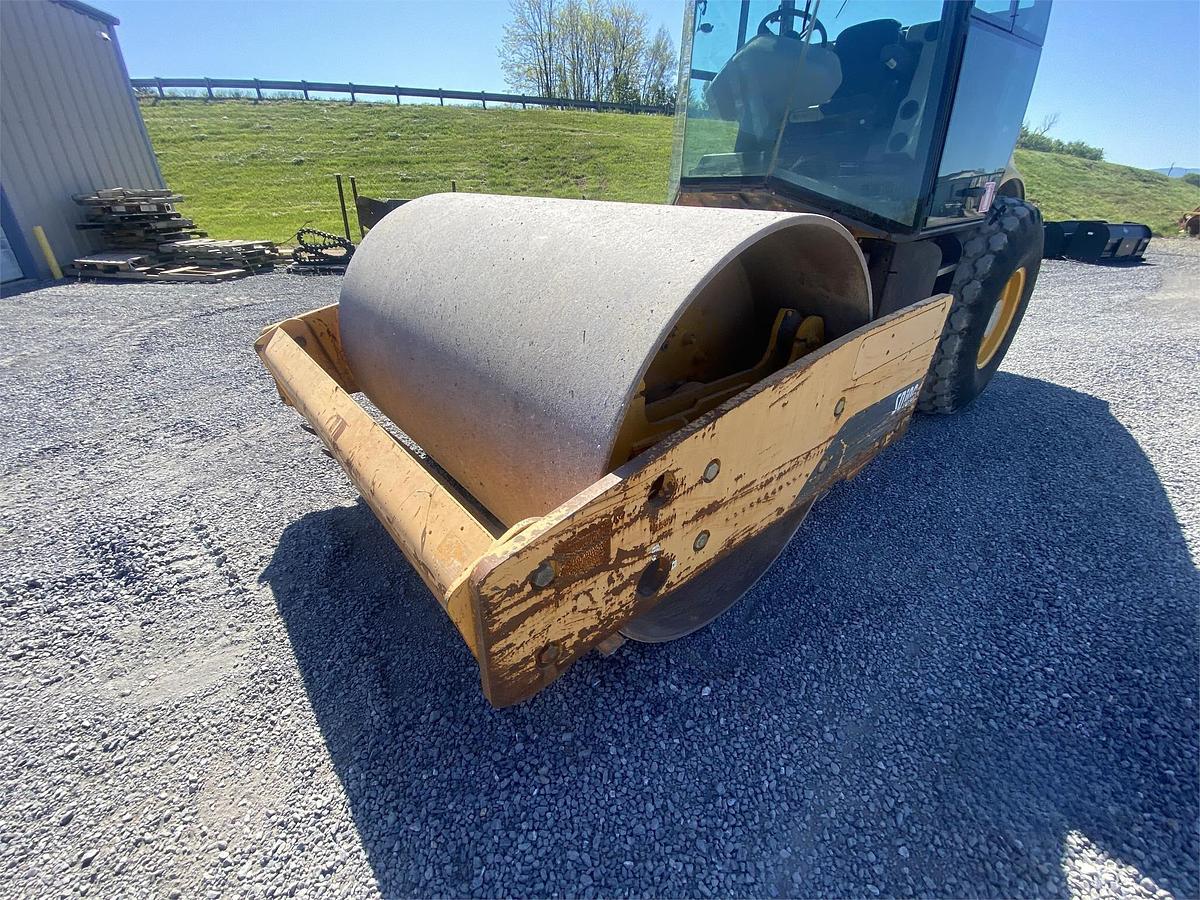Used 2012 VOLVO SD100D