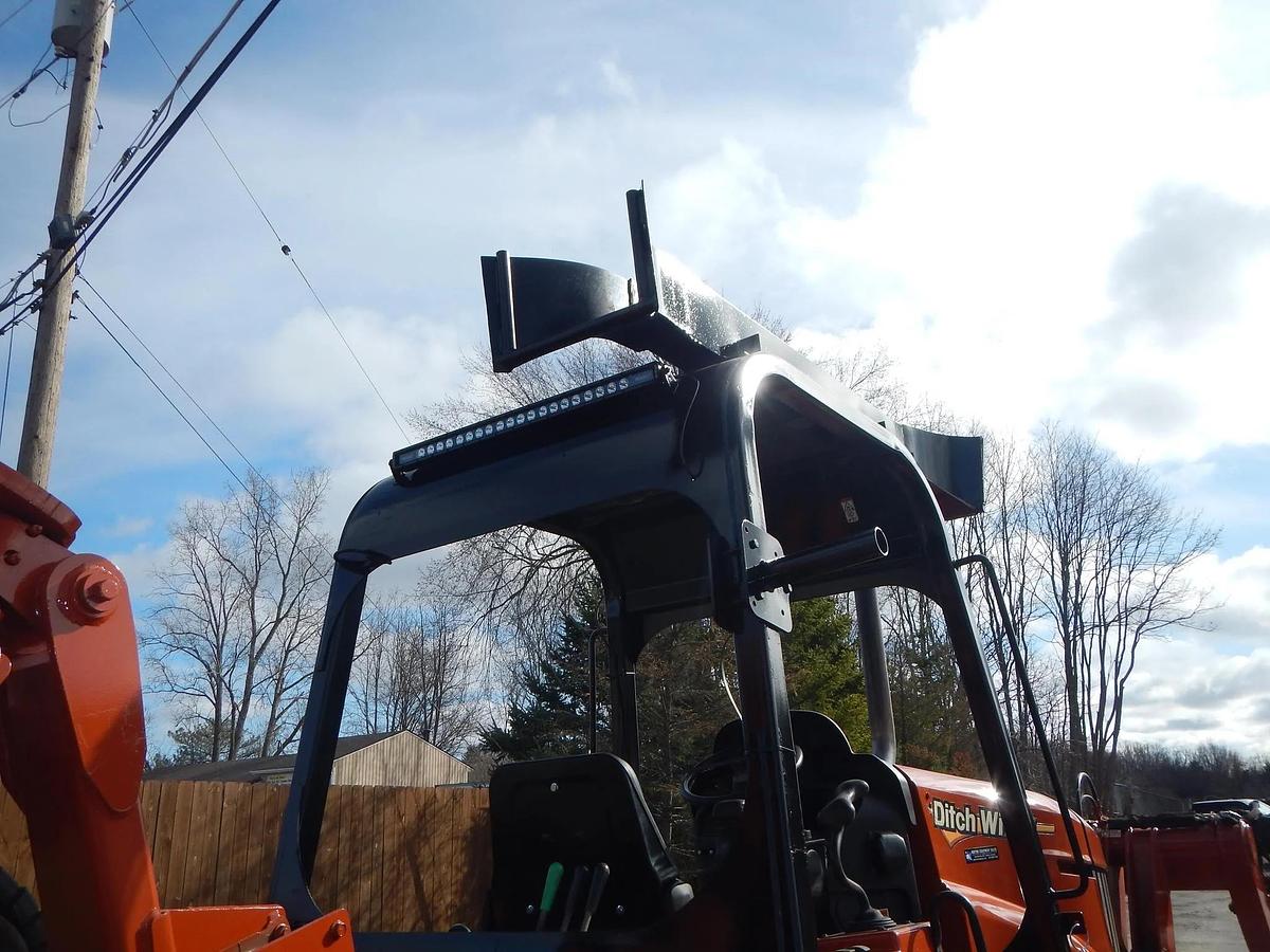 Used 2015 DITCH WITCH RT120 QUAD