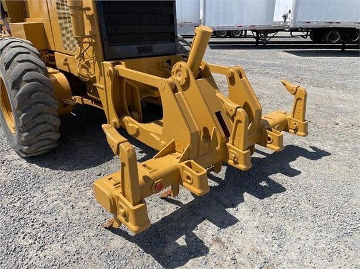 Used 1995 Caterpillar 140H