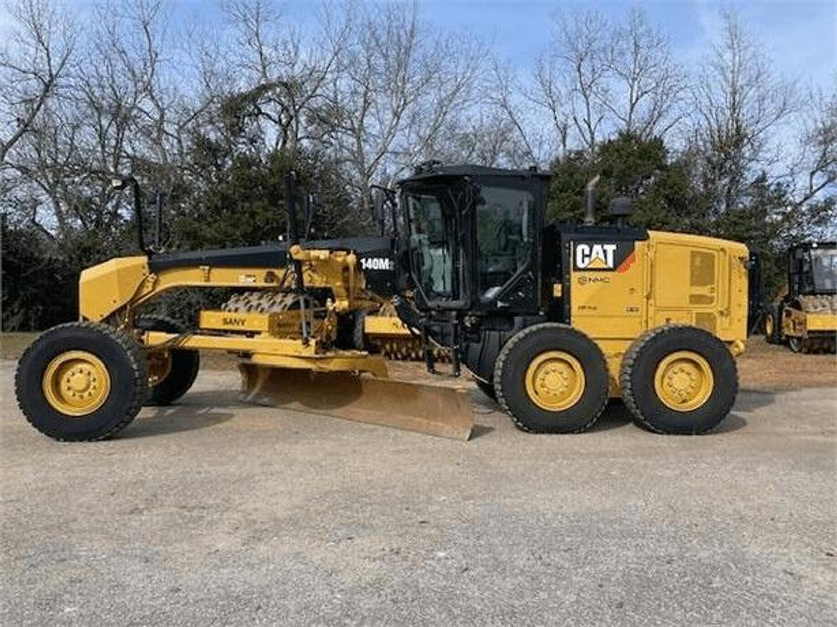 Used 2014 Caterpillar 140M2