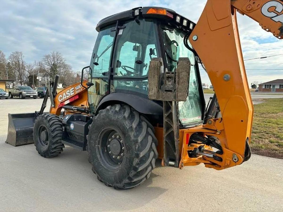Used 2015 Case 580SN