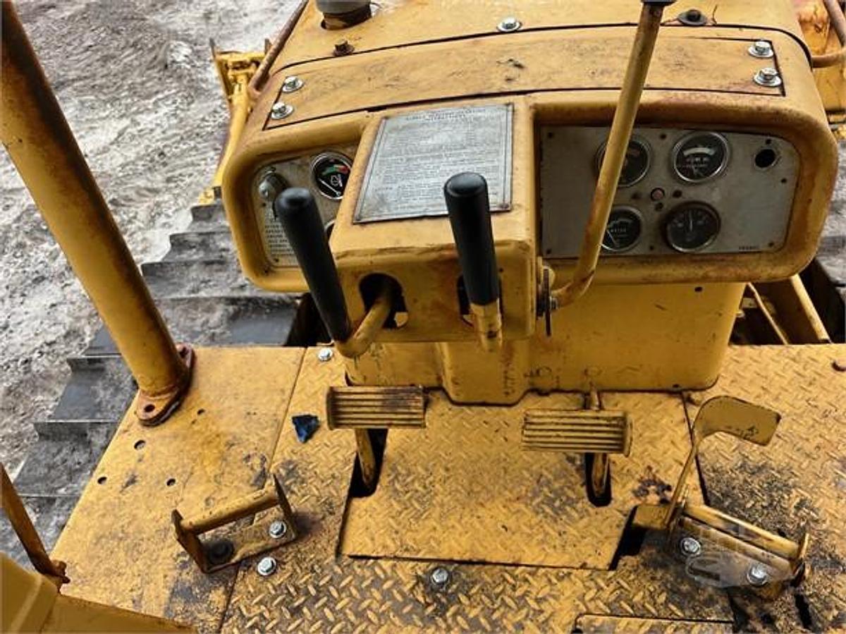 Used 1970 CAT D6