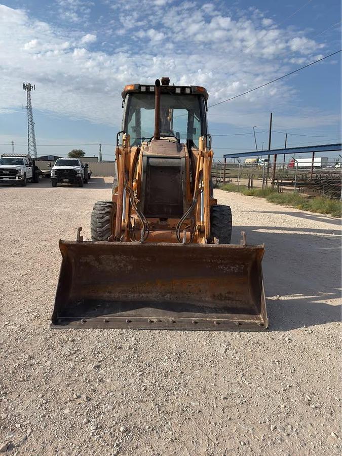 Used 2011 CASE 580N