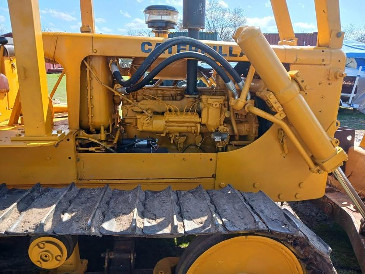 Used 1966 Caterpillar D6B Dozer
