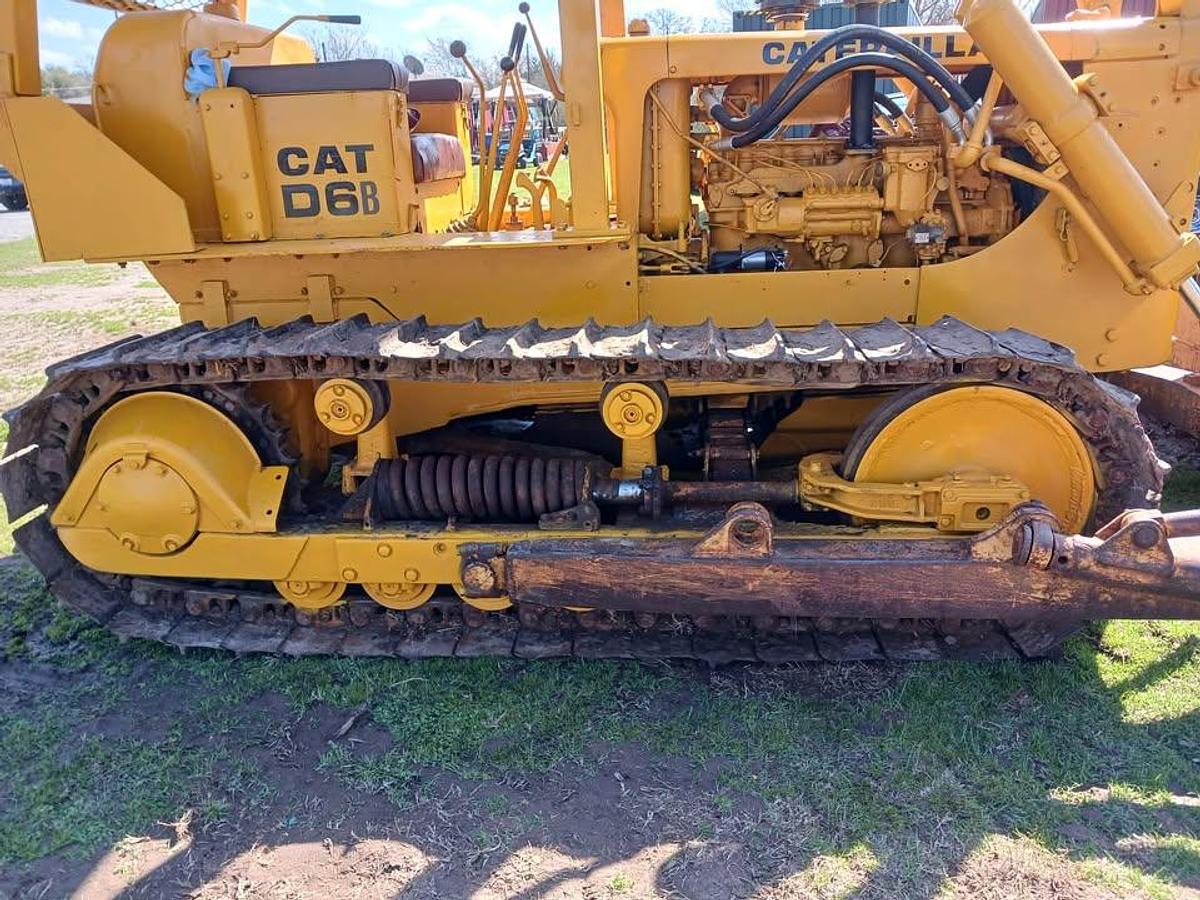 Used 1966 Caterpillar D6B Dozer