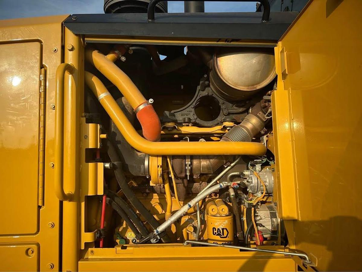 Used 2014 Cat 140M2