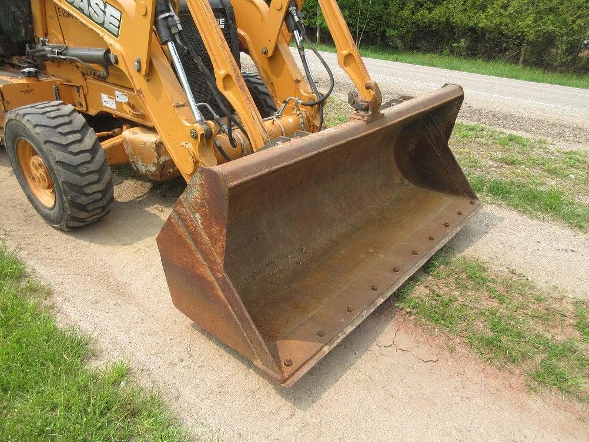 Used 2014 Case 580SN