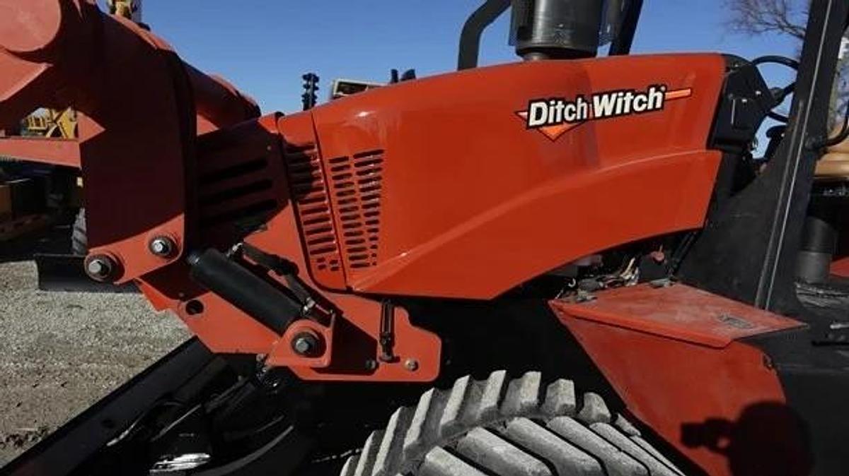 Used 2011 DITCH WITCH RT115 QUAD