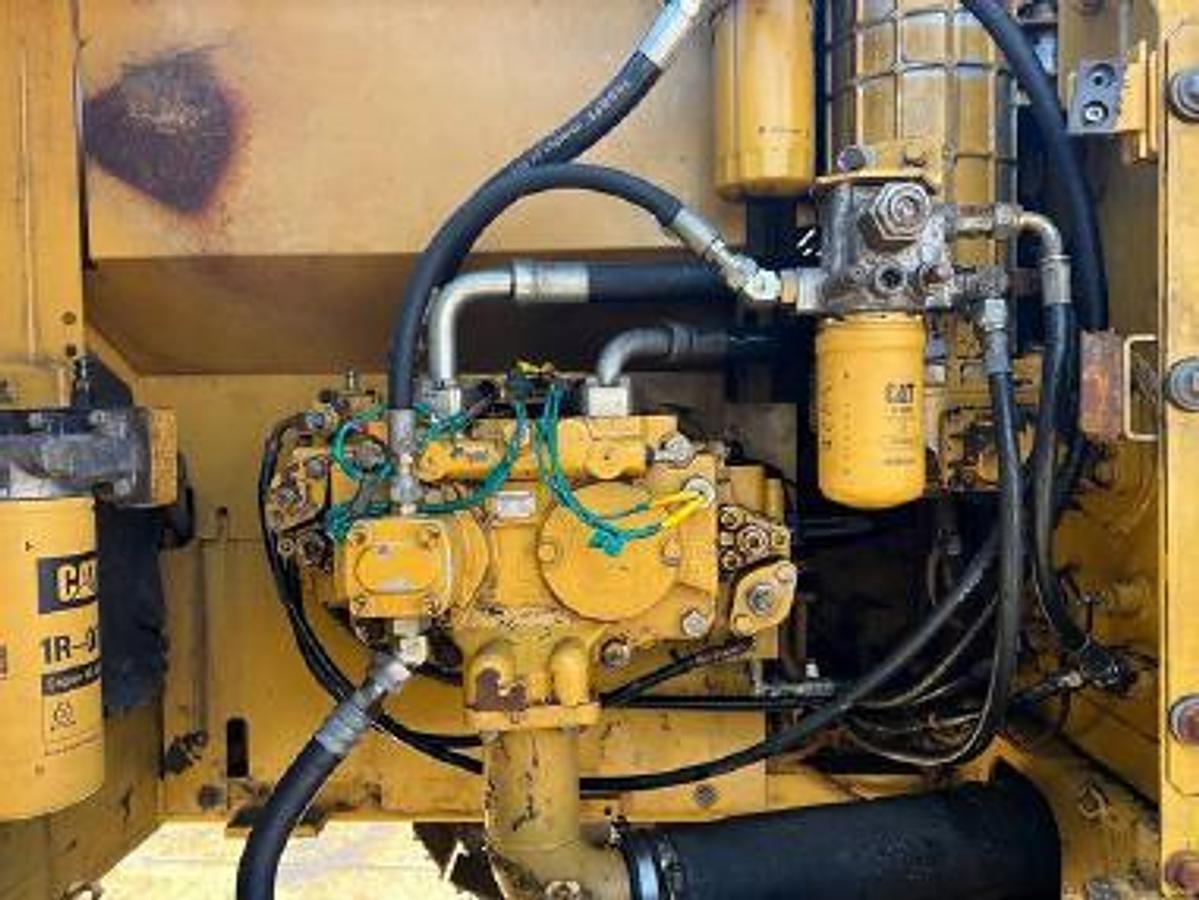 Used 2009 Caterpillar 320DL