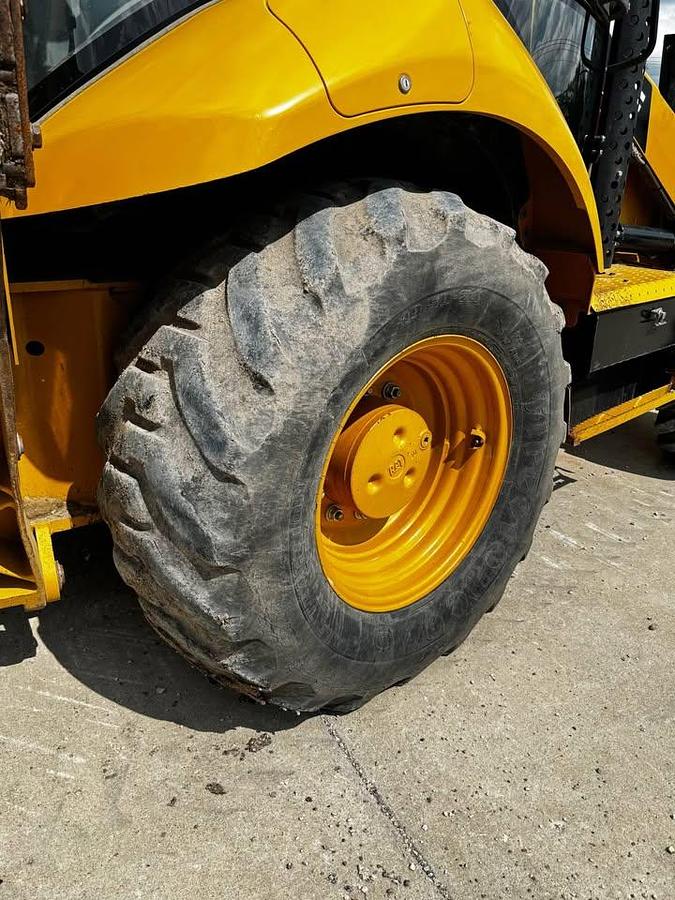 Used 2015 CAT 420F