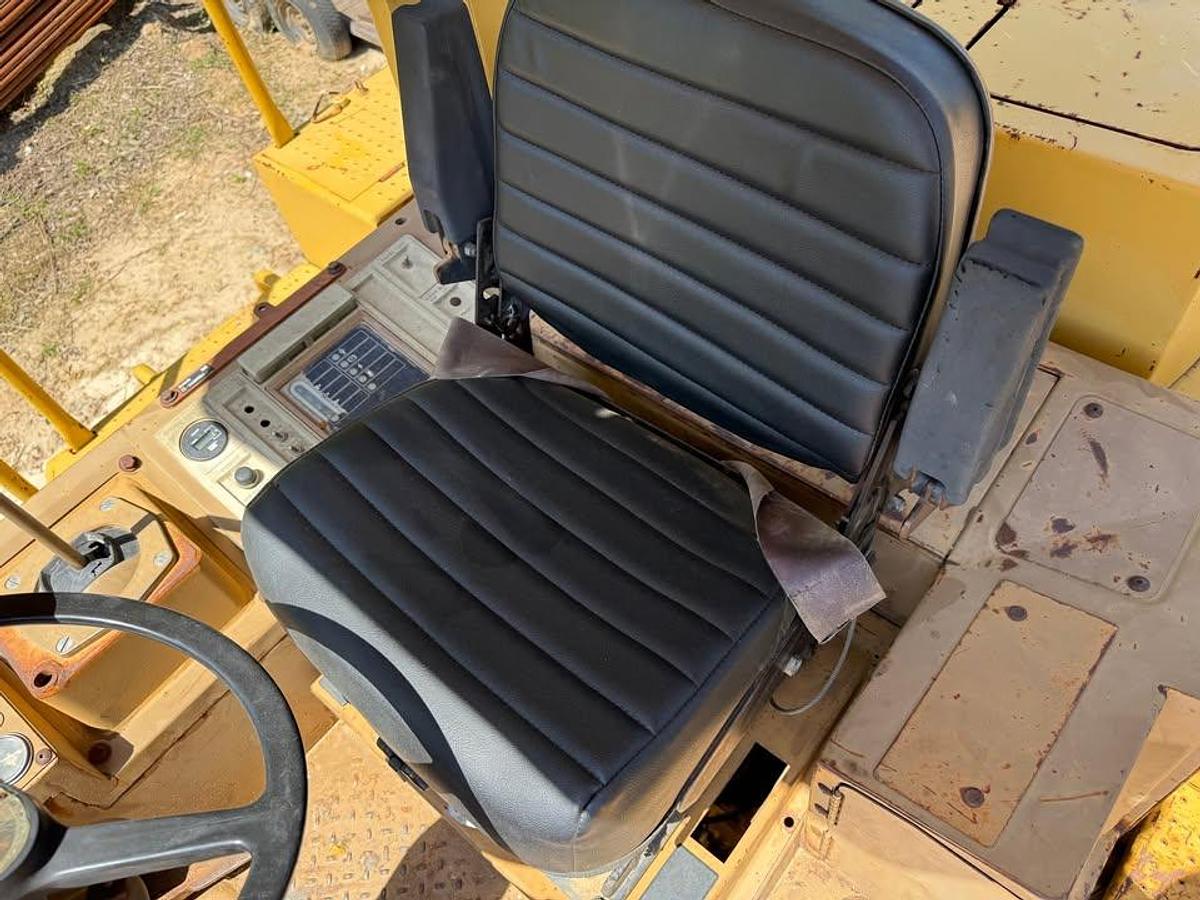 Used 1990 Caterpillar 815B Soil Compactor