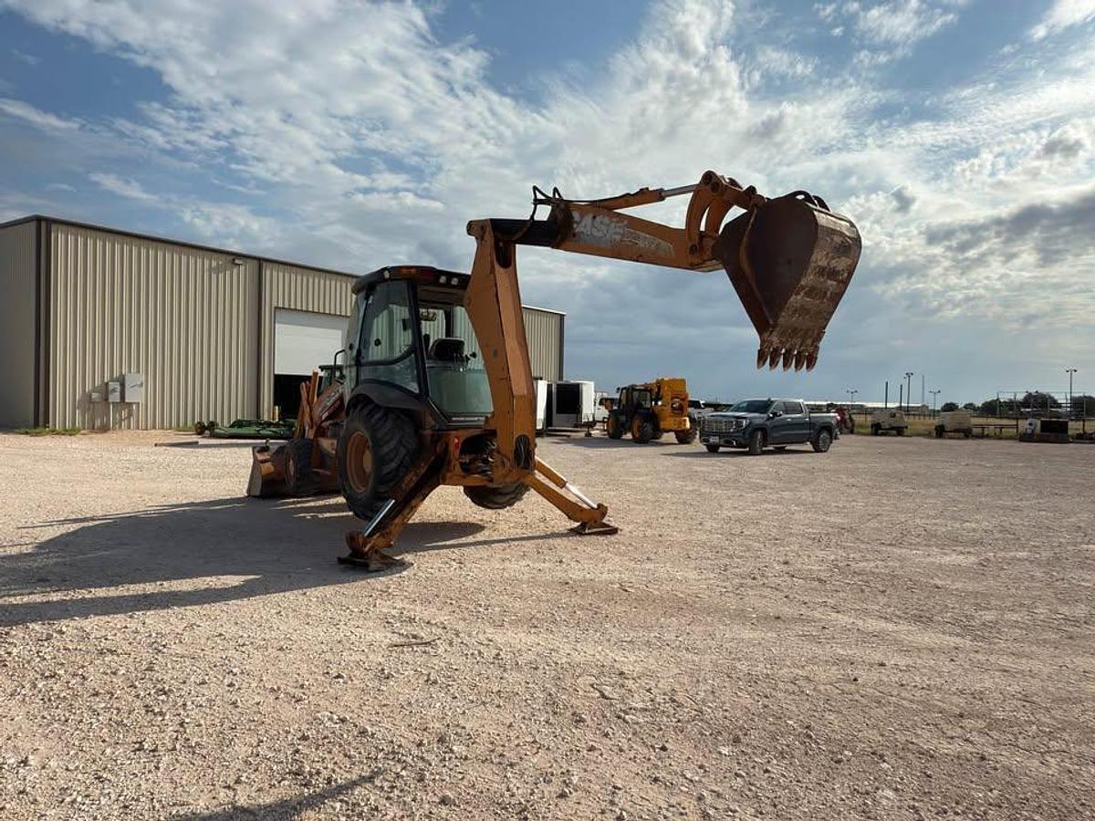 Used 2011 CASE 580N