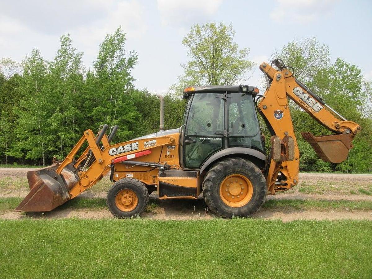 Used 2014 Case 580SN