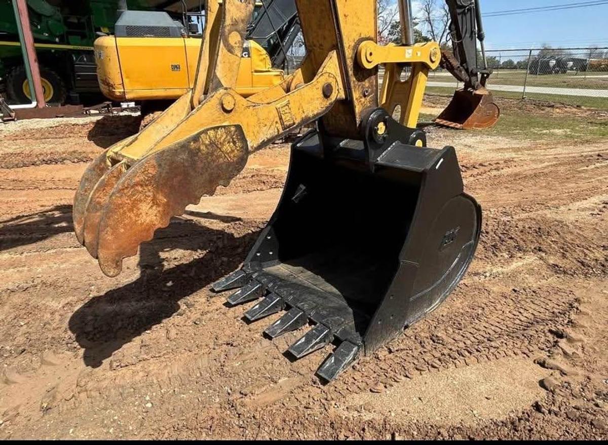 Used 2020 CAT 320GC