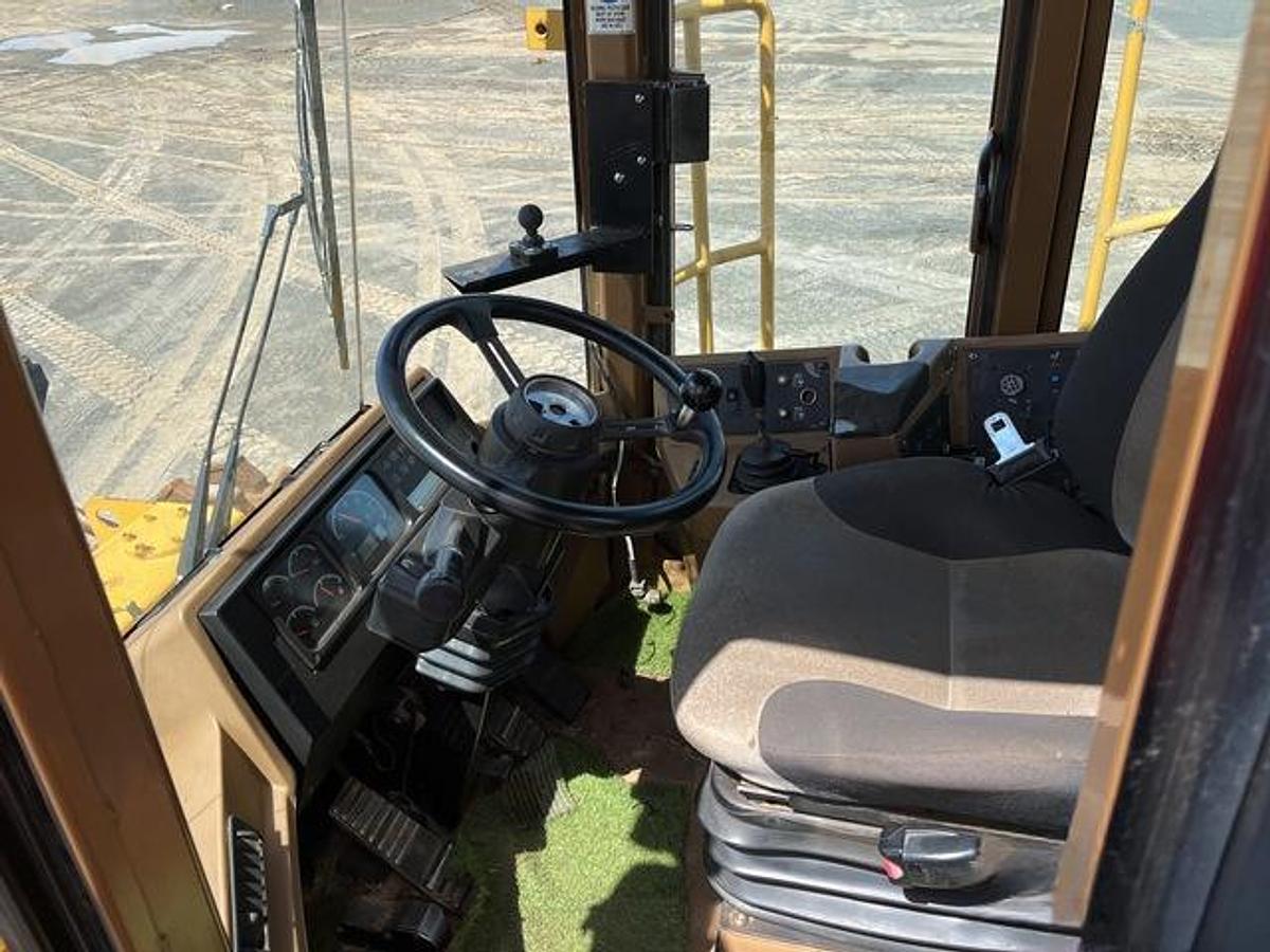 Used 2006 CAT 815F