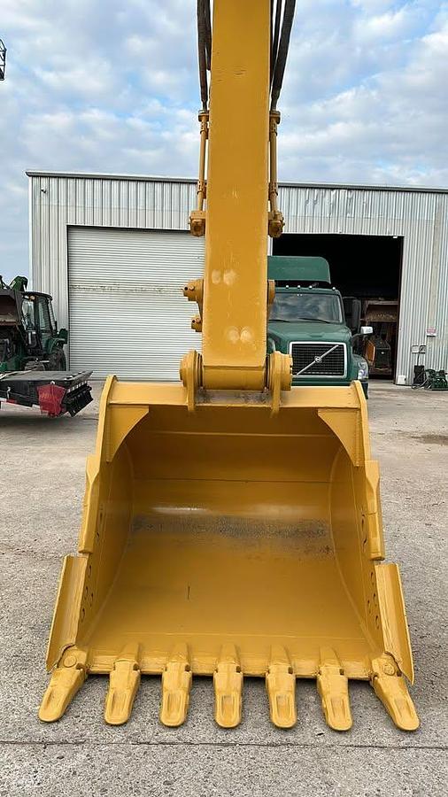 Used 2008 Caterpillar 325D
