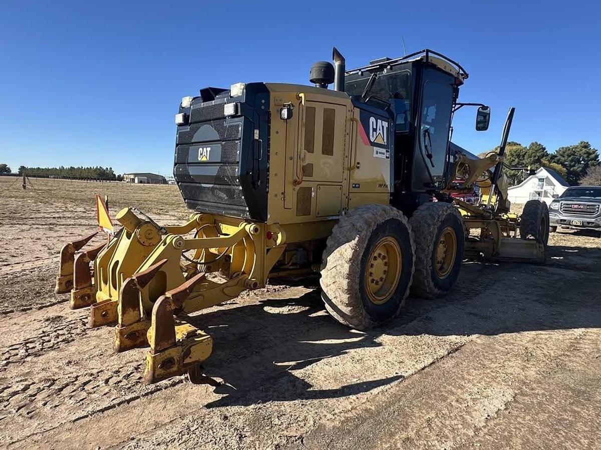Used 2012 CAT 140M