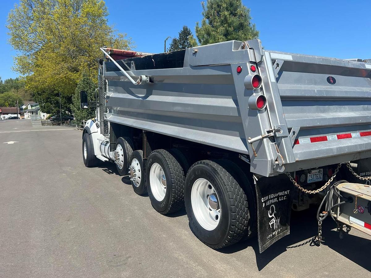 Used 2017 Kenworth T880 Dump Truck