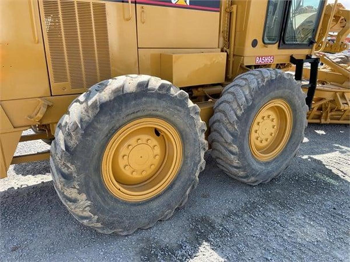 Used 1995 Caterpillar 140H