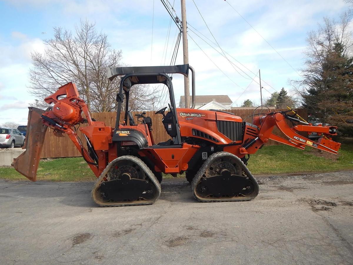 Used 2015 DITCH WITCH RT120 QUAD