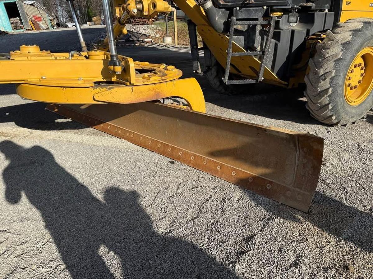 Used 2011 Caterpillar 120M