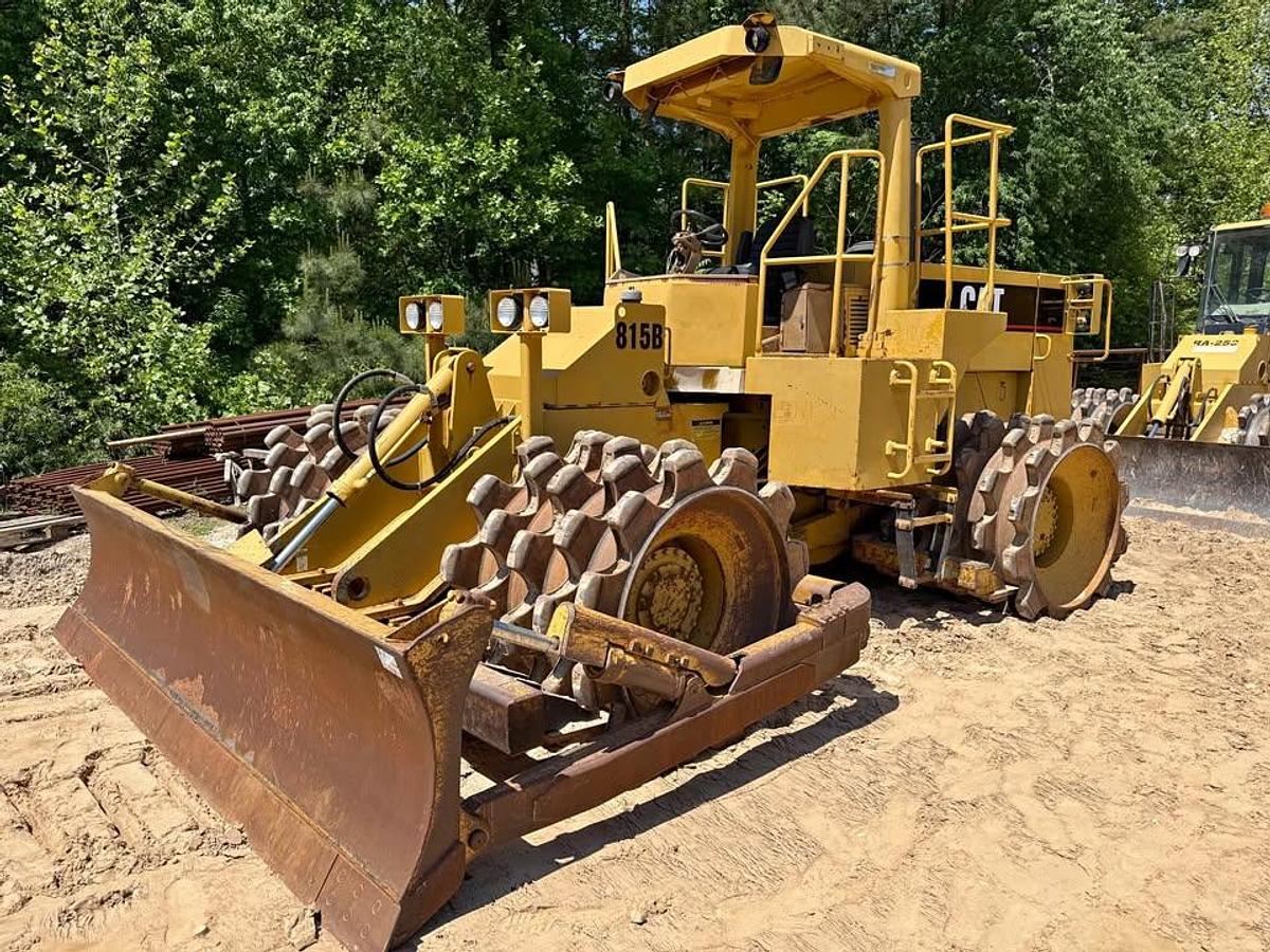 Used 1990 Caterpillar 815B Soil Compactor