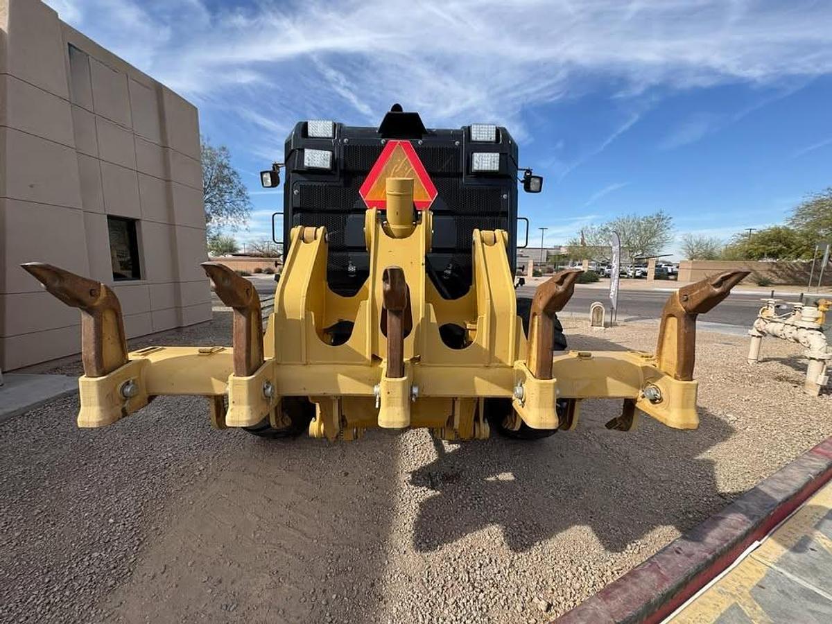 Used 2014 CAT 140M2