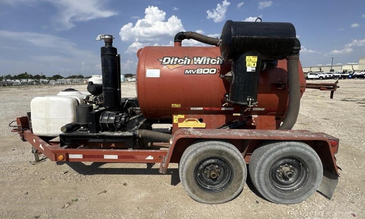 Used 2017 Ditch Witch MV800