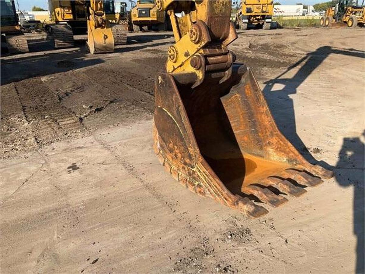 Used 1979 CATERPILLAR 215
