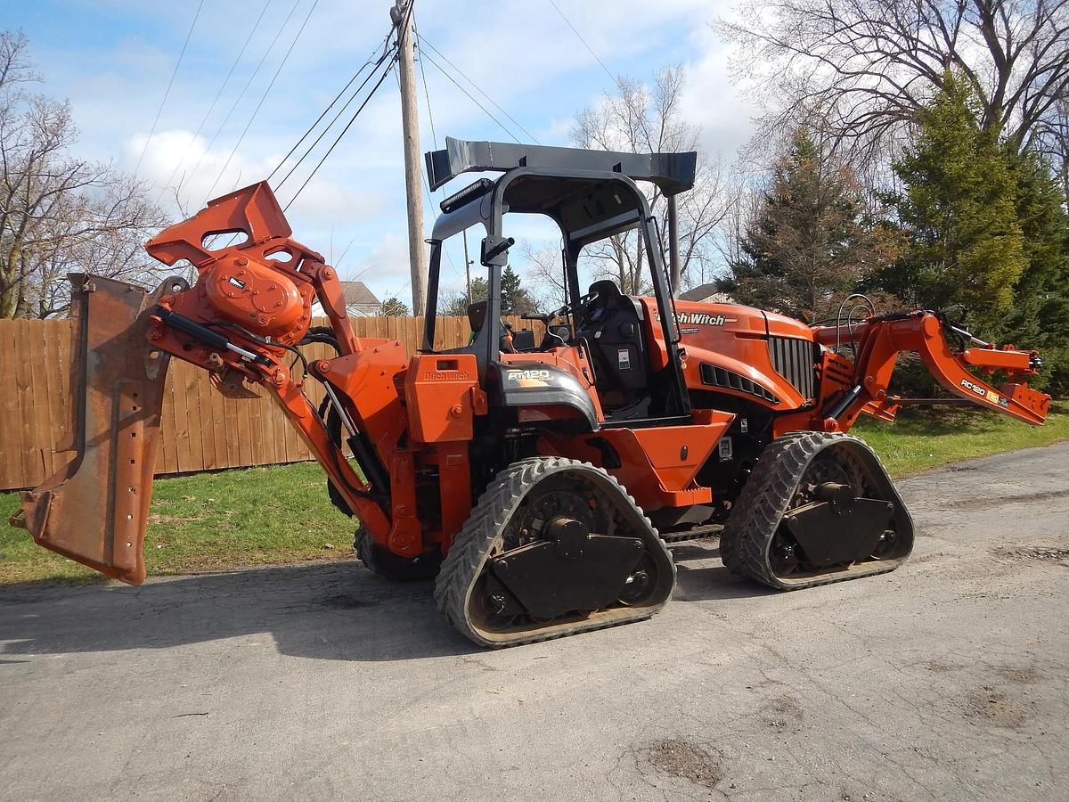 Used 2015 DITCH WITCH RT120 QUAD