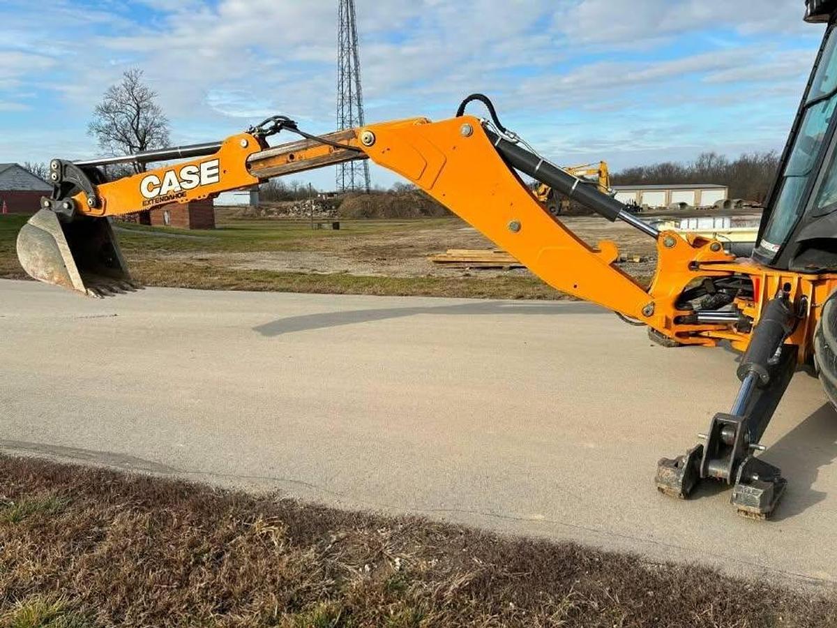 Used 2015 Case 580SN