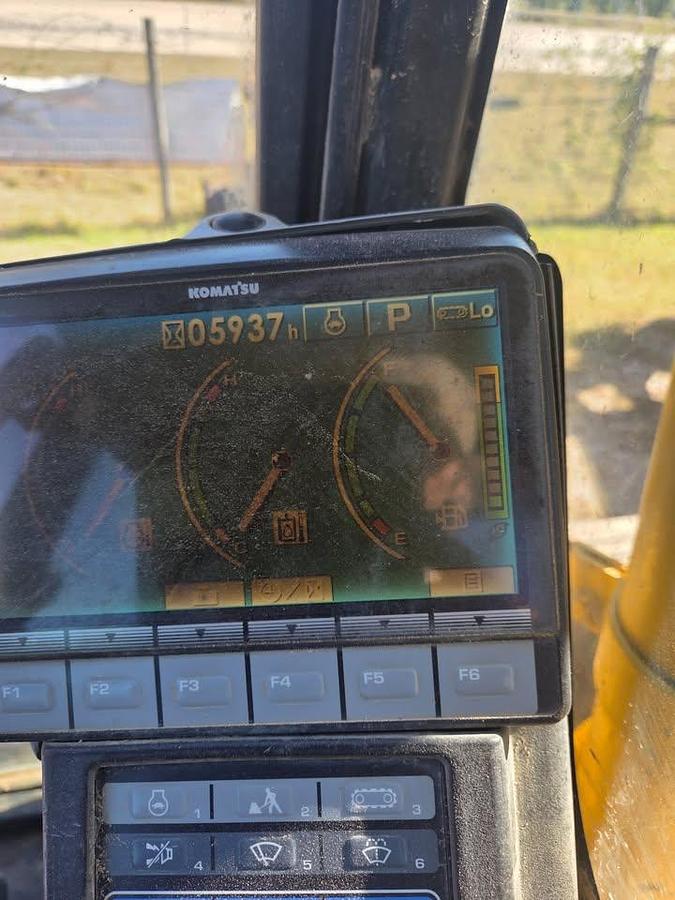 Used Komatsu PC138