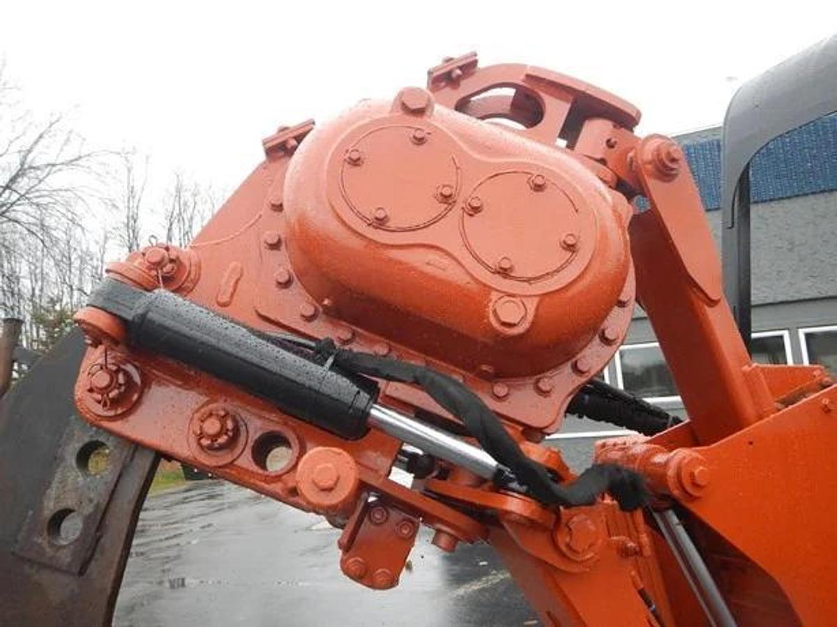 Used 2011 Ditch Witch RT115 Quad