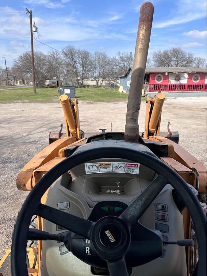 Used 2010 Case 580M