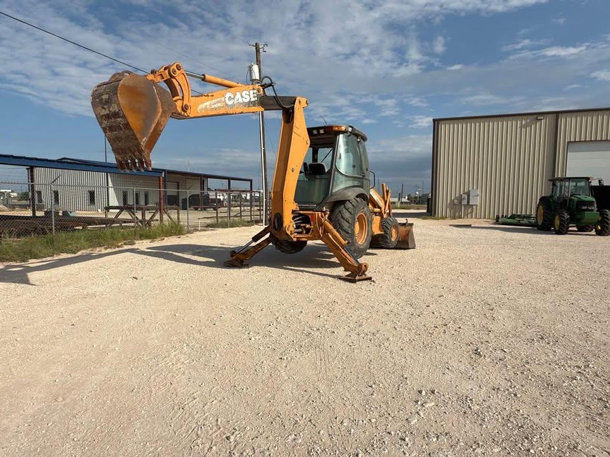 Used 2011 CASE 580N