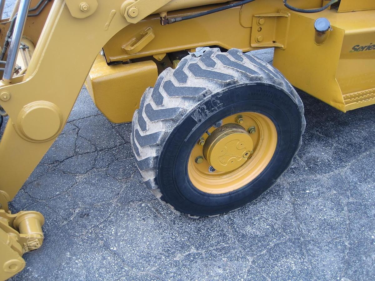 Used 2007 CASE 580M II