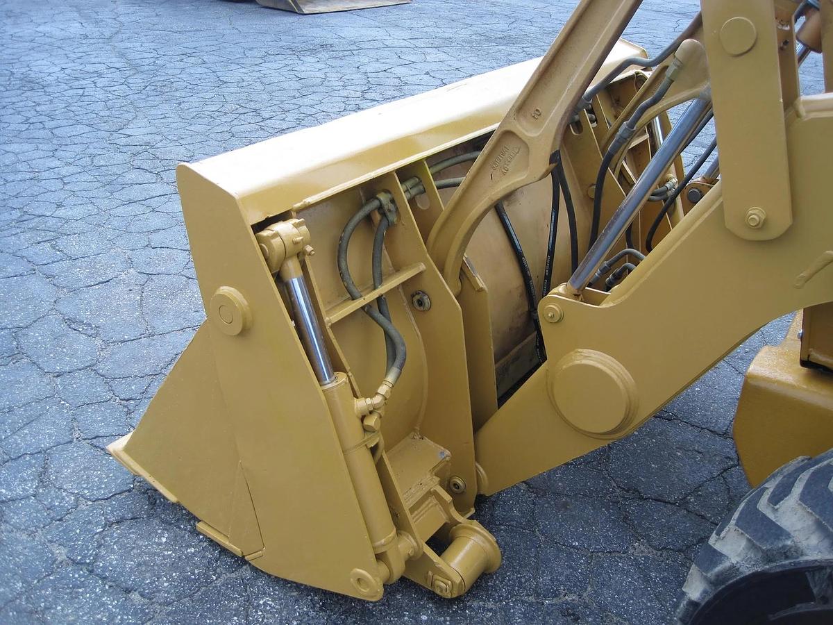 Used 2007 CASE 580M II
