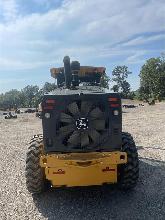 Used 2015 Deere 772G