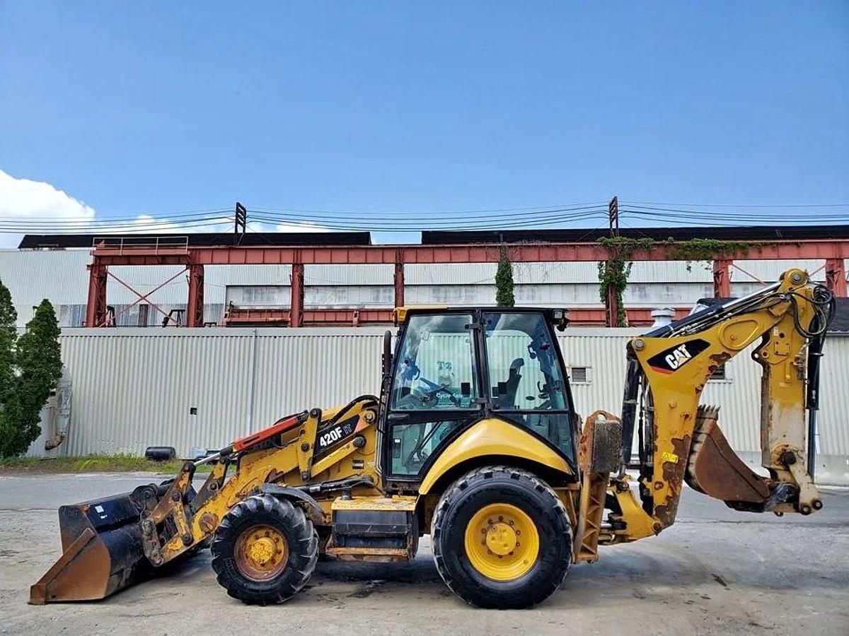 Used 2015 Caterpillar 420f it