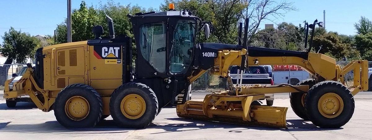 Used 2017 Caterpillar 140M3 — REPO MACHINE