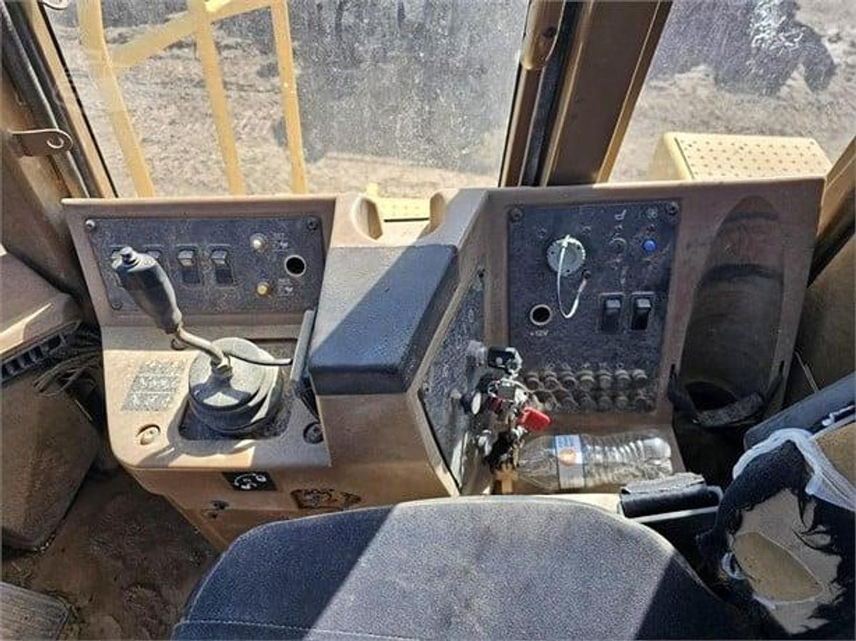 Used 2002 Caterpillar 815F
