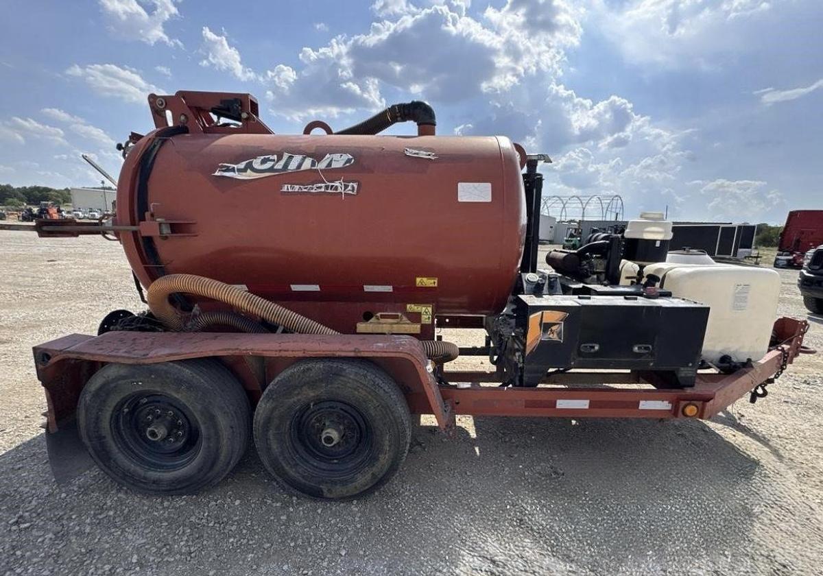 Used 2017 Ditch Witch MV800
