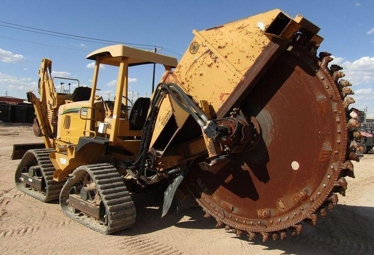 Used 2009 VERMEER RTX1250 QUAD TRACK / Rocksaw